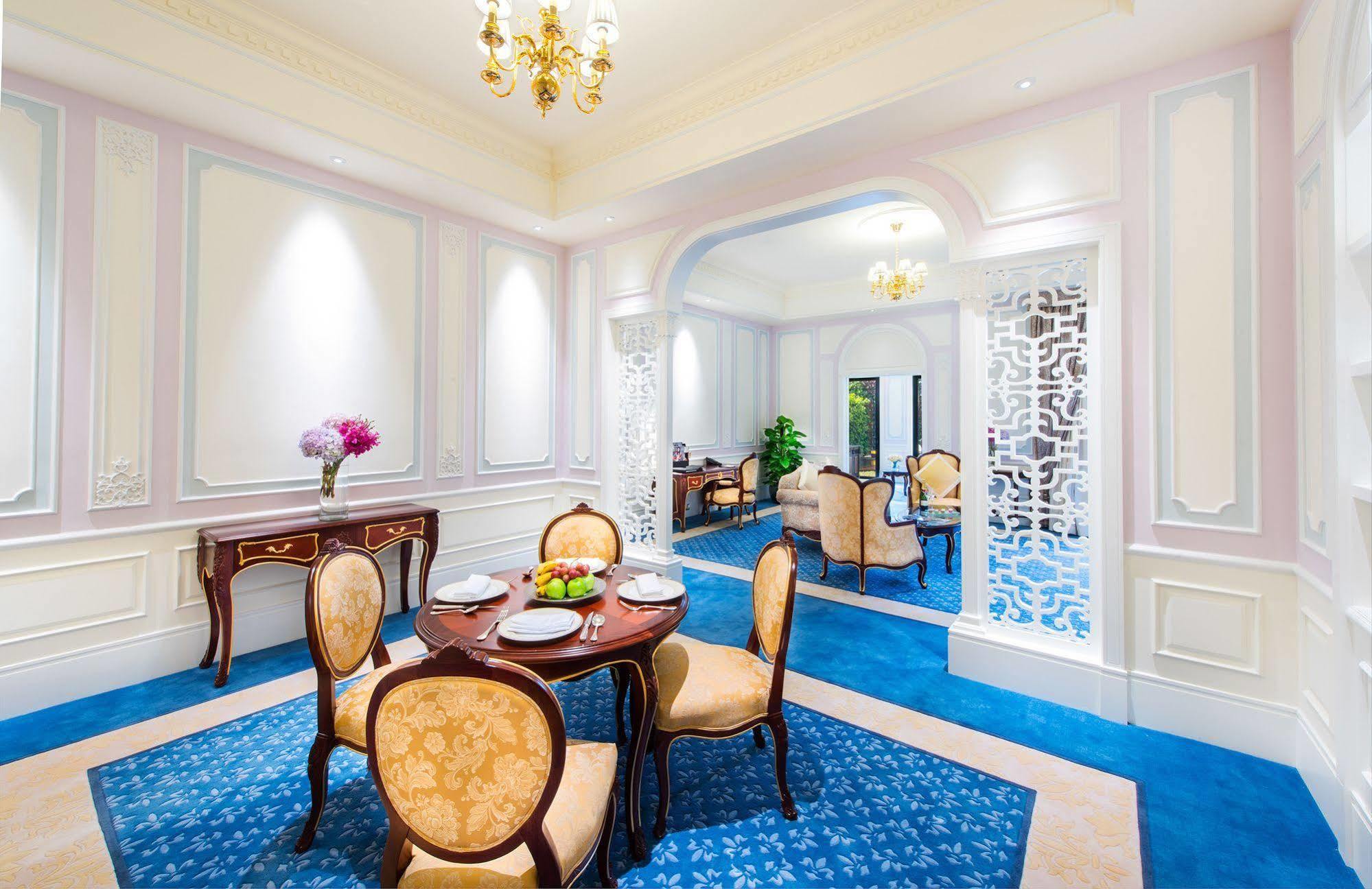 Legend Palace 酒店